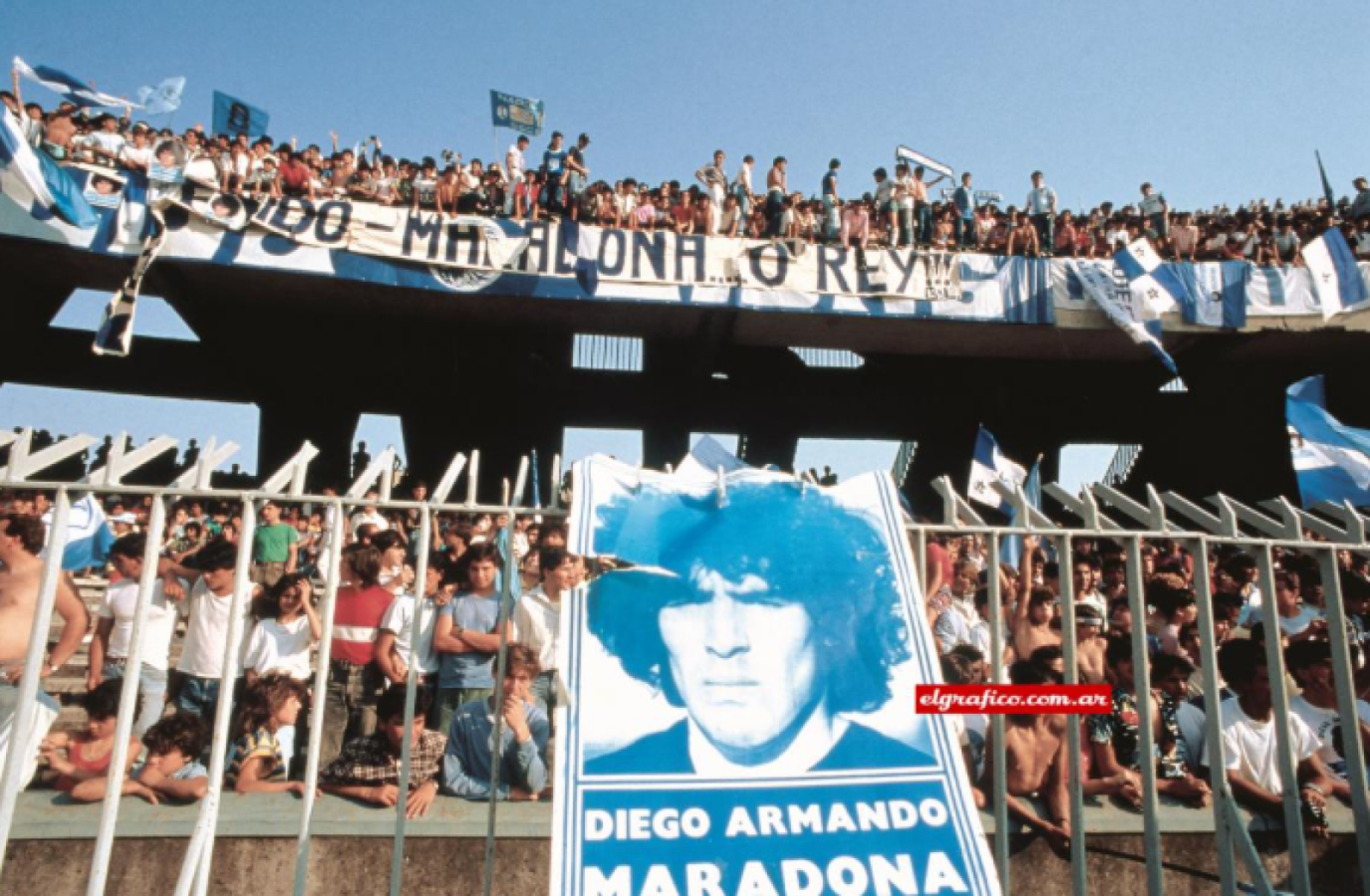 Imagen La locura que despertó y despierta Maradona para los hinchas es difícil de describir