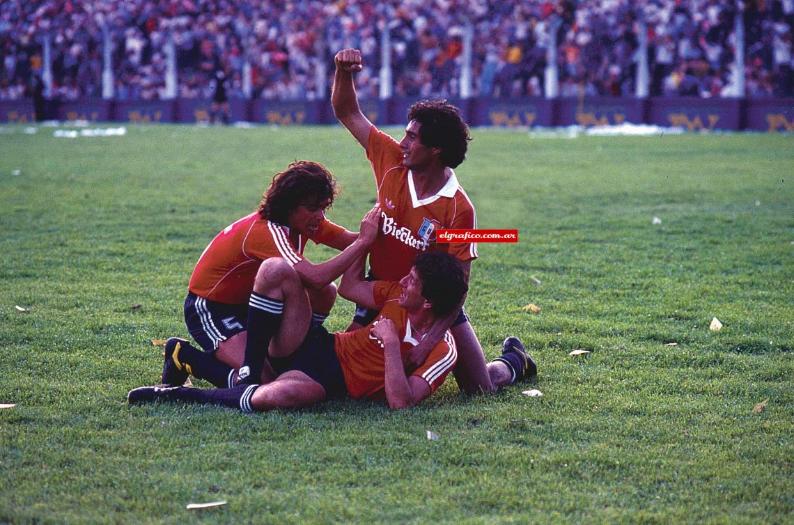 Imagen Lorea festeja su gol frente a Defensores.