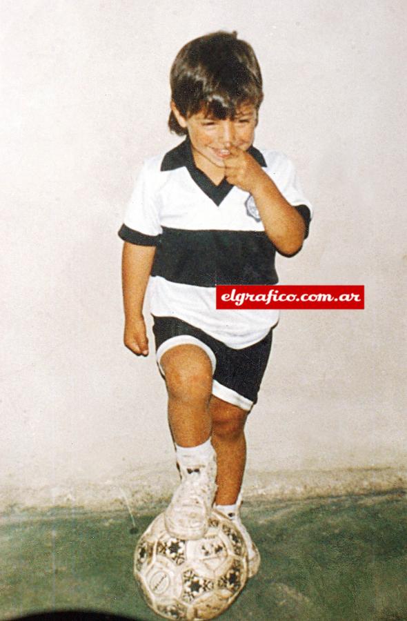 En esta oportunidad con la camiseta de Olimpia de Paraguay y la sonrisa que hoy sigue teniendo.