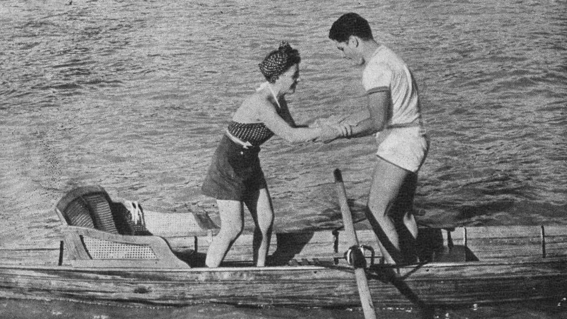 Imagen El cambio de asientos, sobre todo en los botes de tolete afuera, son sumamente peligrosos, dado que el menor desequilibrio motiva la tumbada de la embarcación. Si no se nada muy bien es preferible evitar estos cambios. Este accidente suele ocurrir en el río Luján.