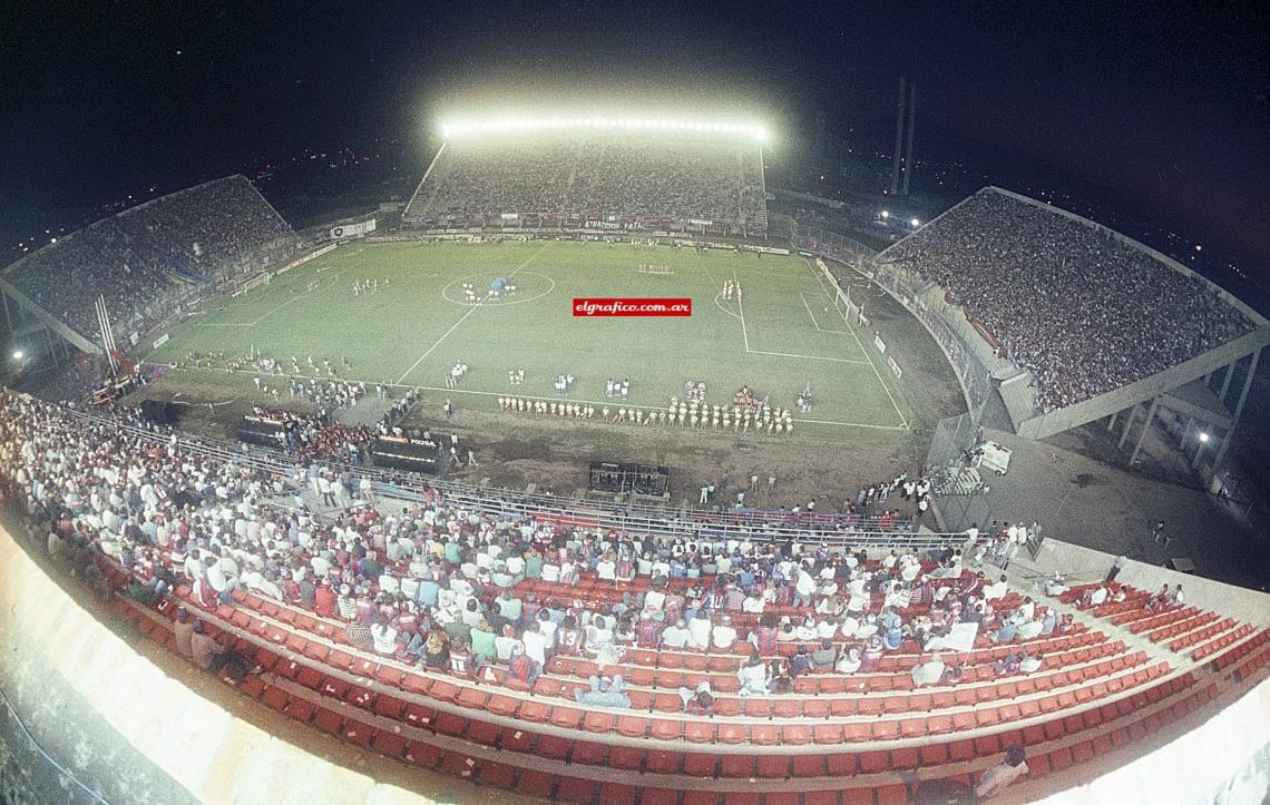 1993 Un Sueno De Cemento Y Corazon El Grafico