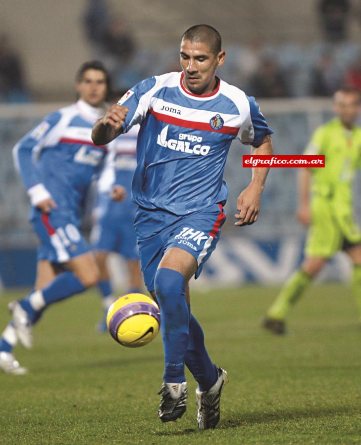 Imagen Patrón con la camiseta azul del Getafe.