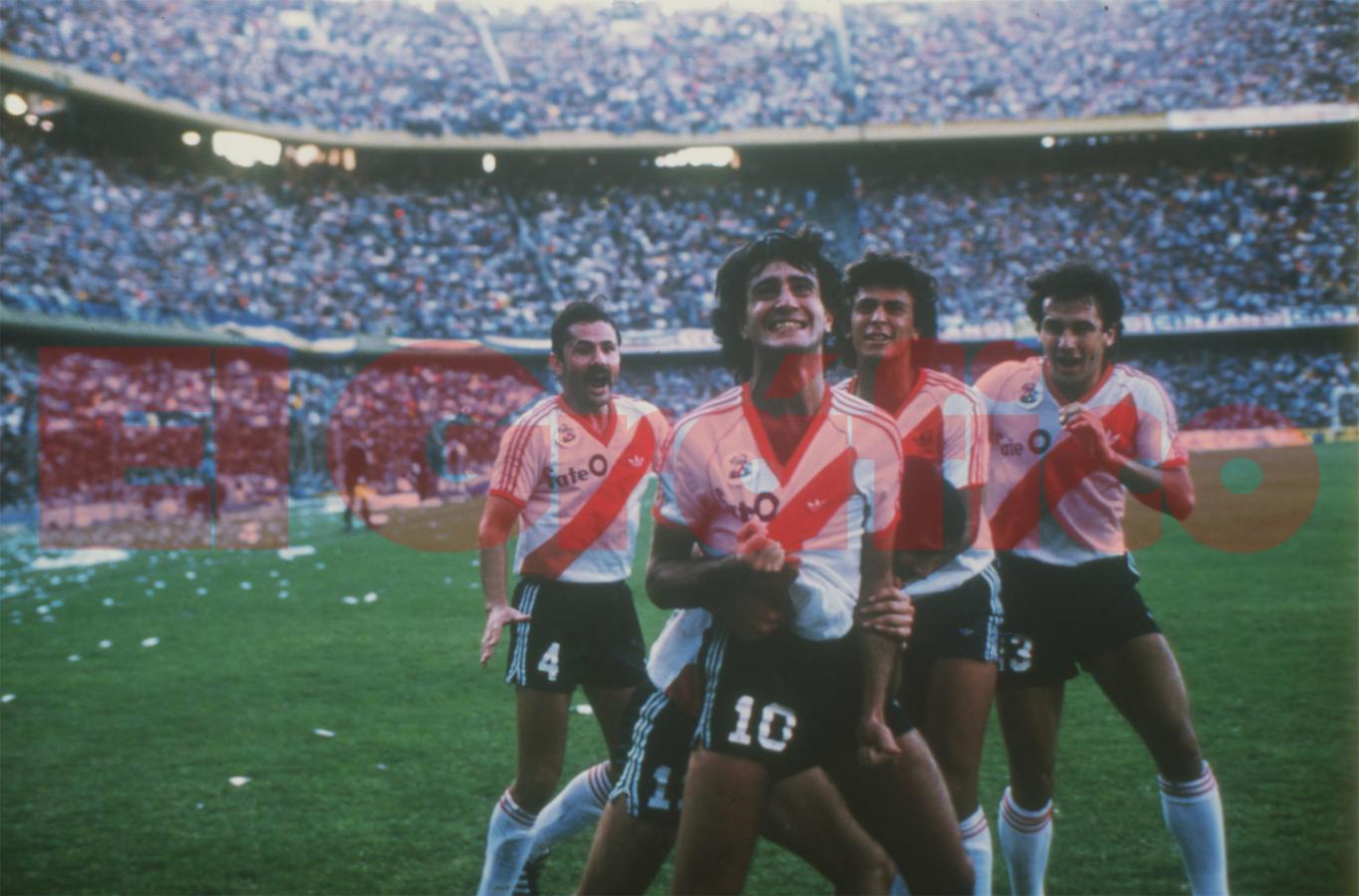 Imagen 1986, el año perfecto: doblete a Boca y vuelta olímpica en La Bombonera