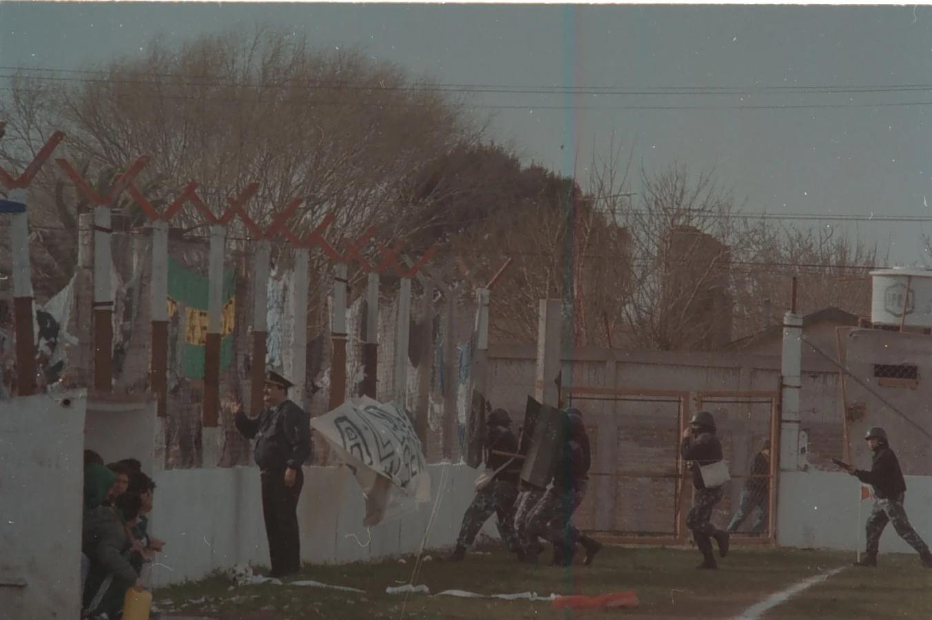 Imagen Los incidentes: el último clásico marplatense, en La Pradera de River. Imagen: Diario La Capital de Mar del Plata.