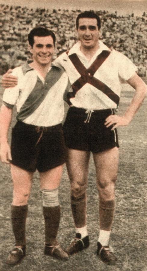 Armándola, ex zaguero de Rosario Central, River Plate y Quilmes, defiende ahora los colores de Mariscal Sucre, de Lima, equipo que jugó contra Banfield, de Buenos Aires, match en el cual se impusieron los argentinos por el mínimo score. Aquí, con Bagnato.