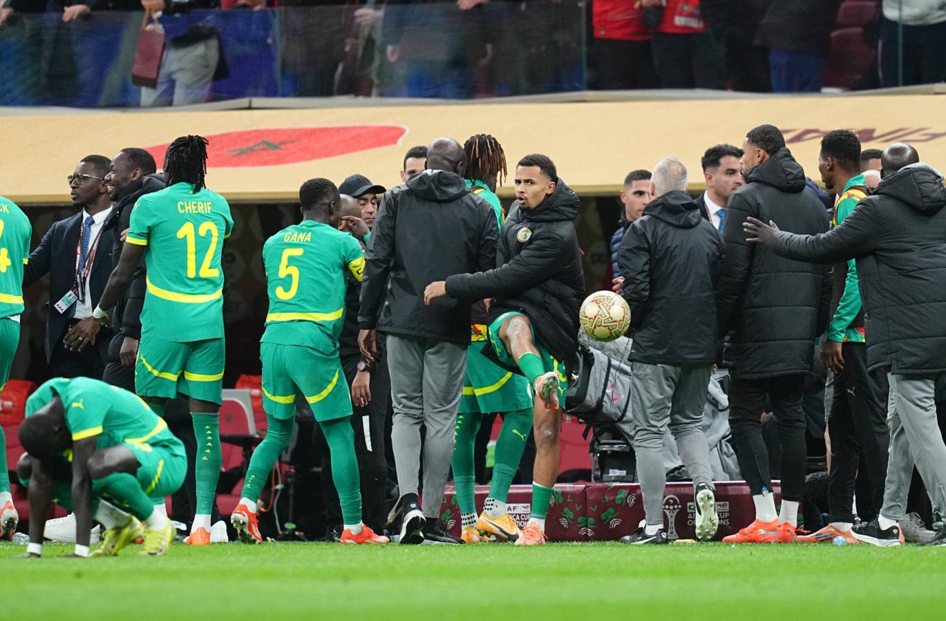 Imagen Senegal, indignado por el penal a favor de Marruecos, abandonó el campo de juego durante algunos minutos.