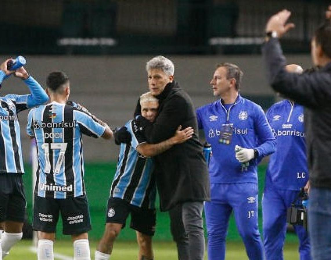 Imagen Renato Gaúcho dejaría Gremio a fin de año y lo reemplazaría Crespo.