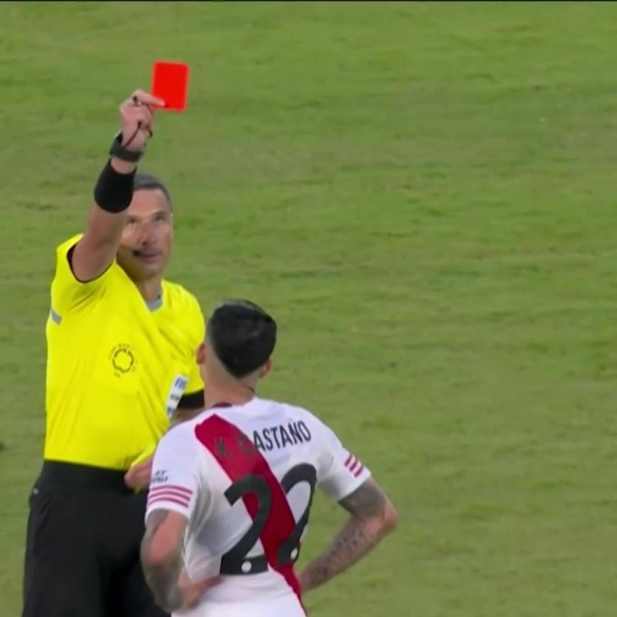 Imagen Castaño recibió la roja y tampoco estará contra Inter.
