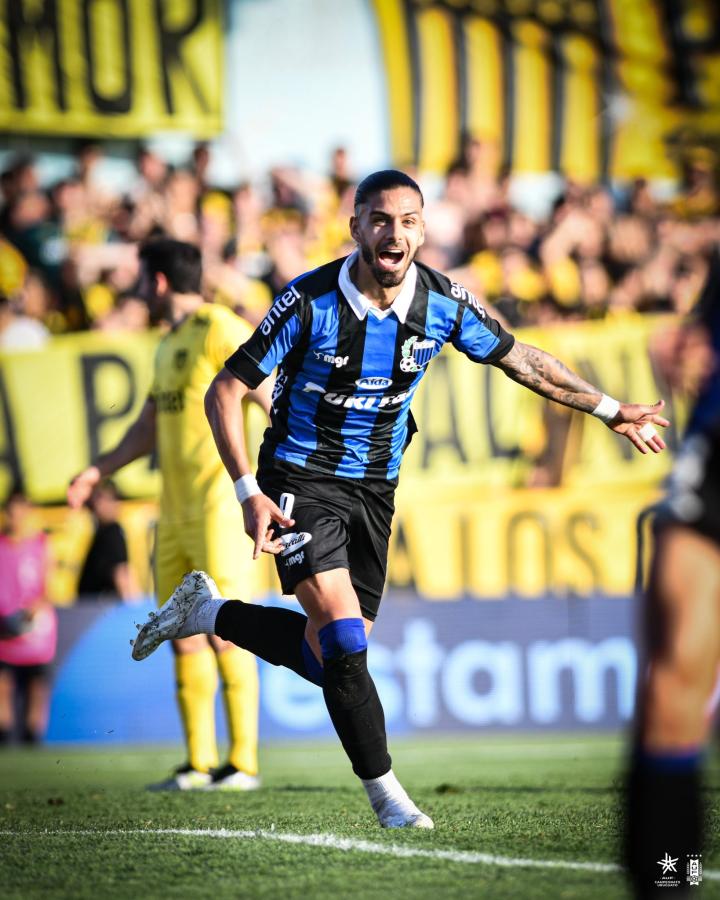 Imagen Thiago Vecino, verdugo de Peñarol en las finales del Uruguayo 2023 que ganó con Liverpool.