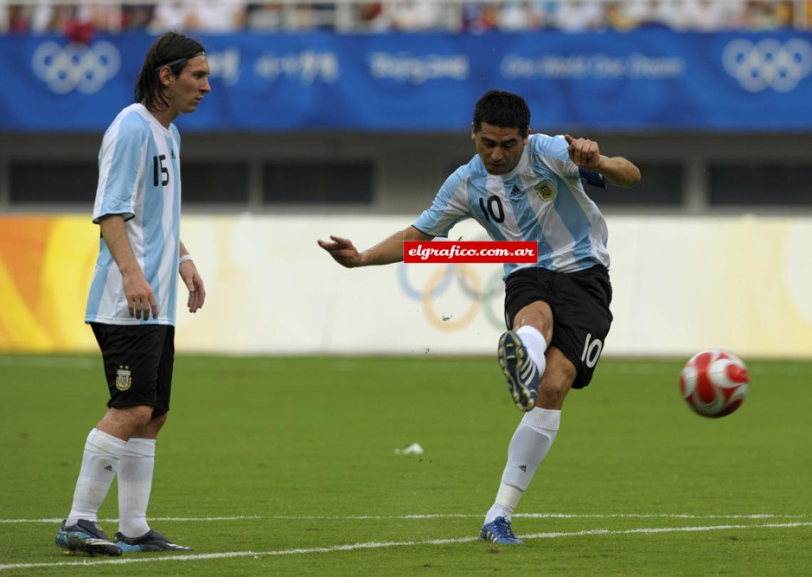 Imagen La conquista de los Juegos Olímpicos de 2008, tuvo el agregado de poder ver a dos de los mejores jugadores argentinos de la historia jugar juntos.