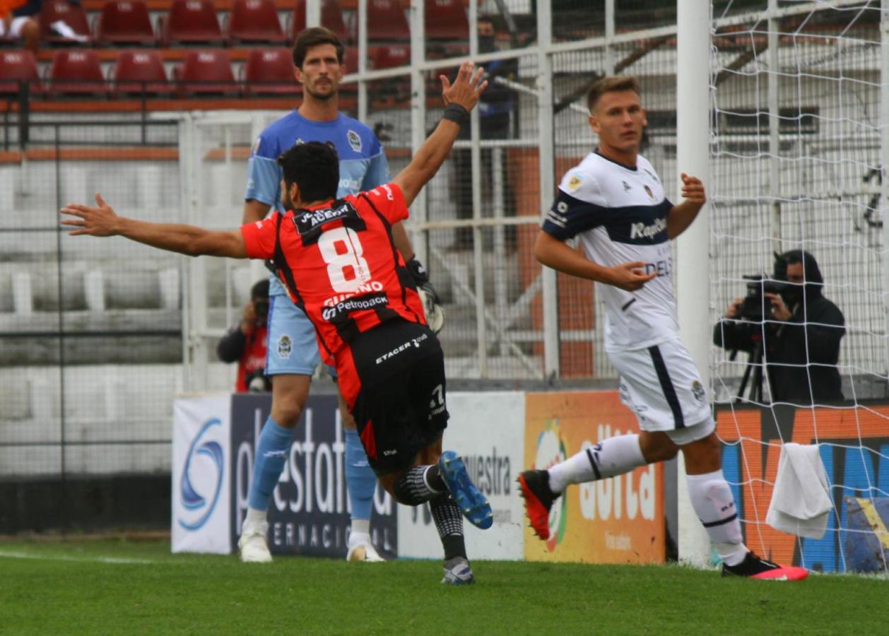 Imagen Las dos caras de un gol. @ClubPatronatoOf