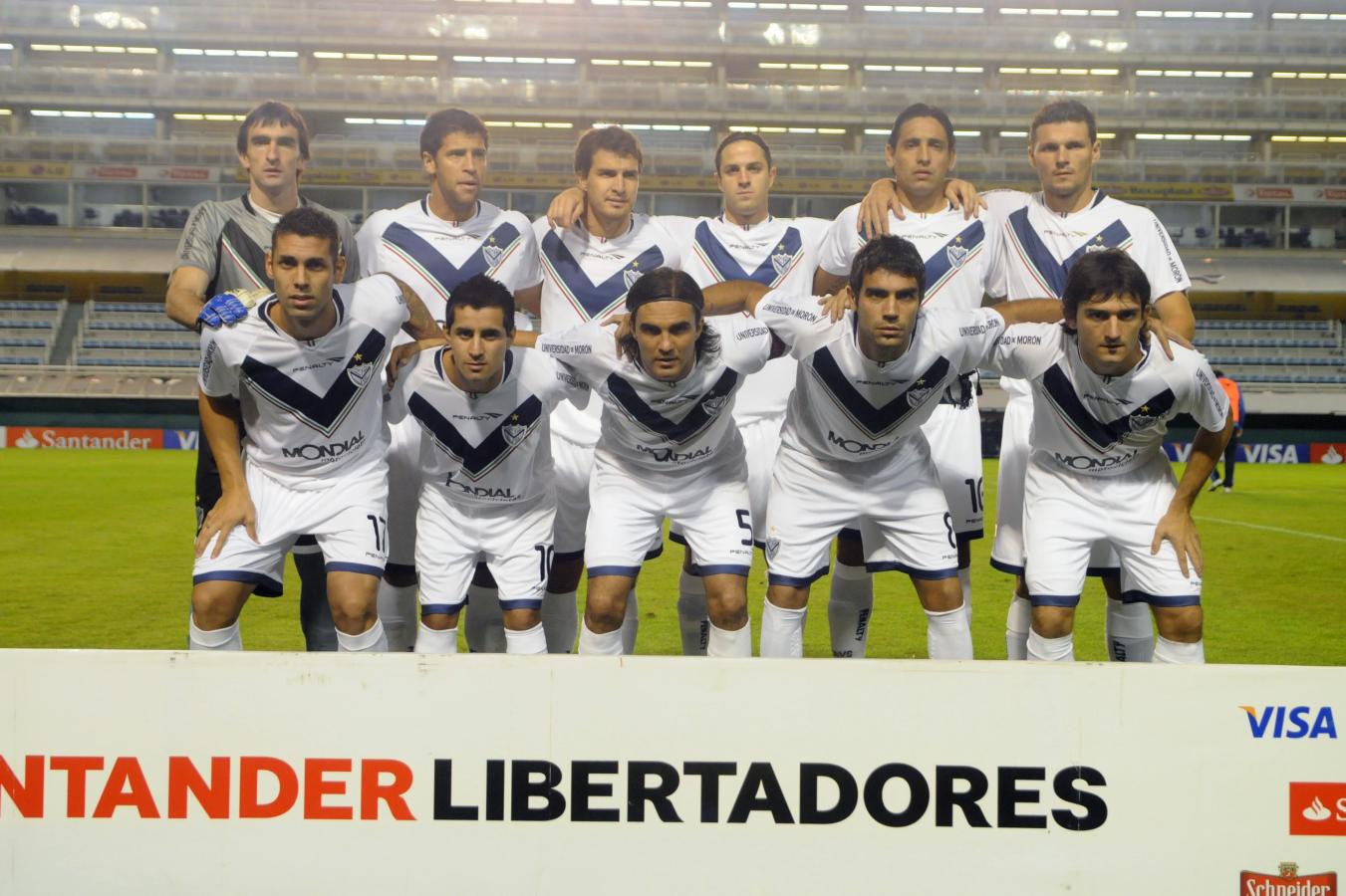 Imagen La última vez que Vélez pudo superar los cuartos de final de la Copa Libertadores fue en 2011, luego de ganarle a Libertad. En la ida fue 3-0 en La Bombonera (FOTOBAIRES)