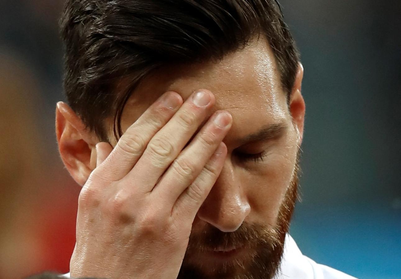 Imagen La cara de Messi en el himno contra Croacia, un presagio de lo que vendría (Fatih Aktas / ANADOLU AGENCY / Anadolu Agency via AFP)