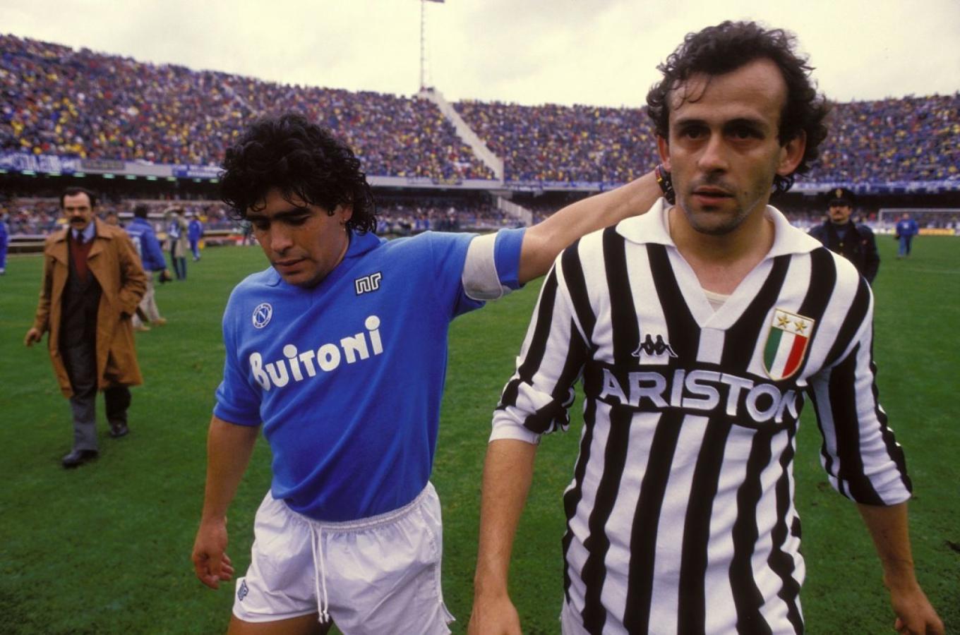 Maradona y Platini, dos grandes figuras de la Serie A