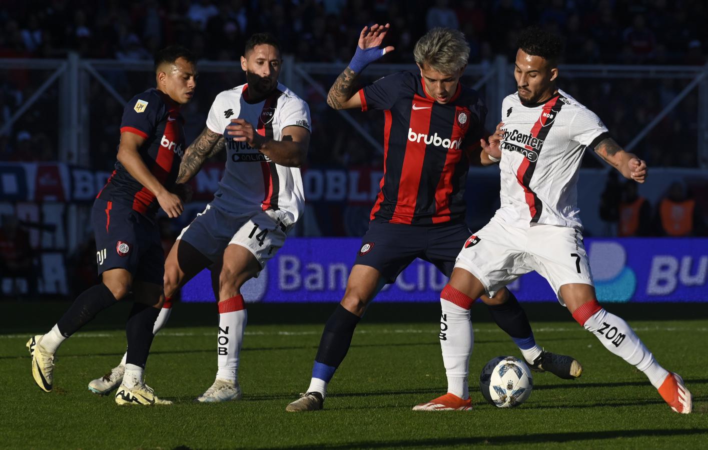 San Lorenzo no pudo con Newell's y sigue sin ganar como local | El Gráfico