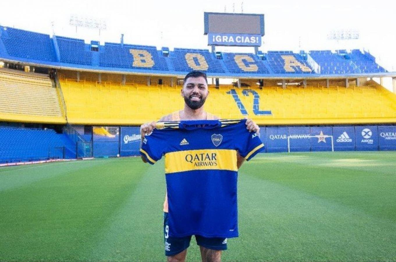 Imagen Gabigol posa con la camiseta de Boca