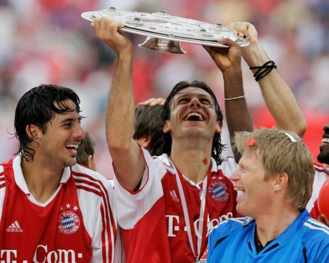 Imagen Demichelis y Pizarro, fueron campeones juntos en Bayern Munich