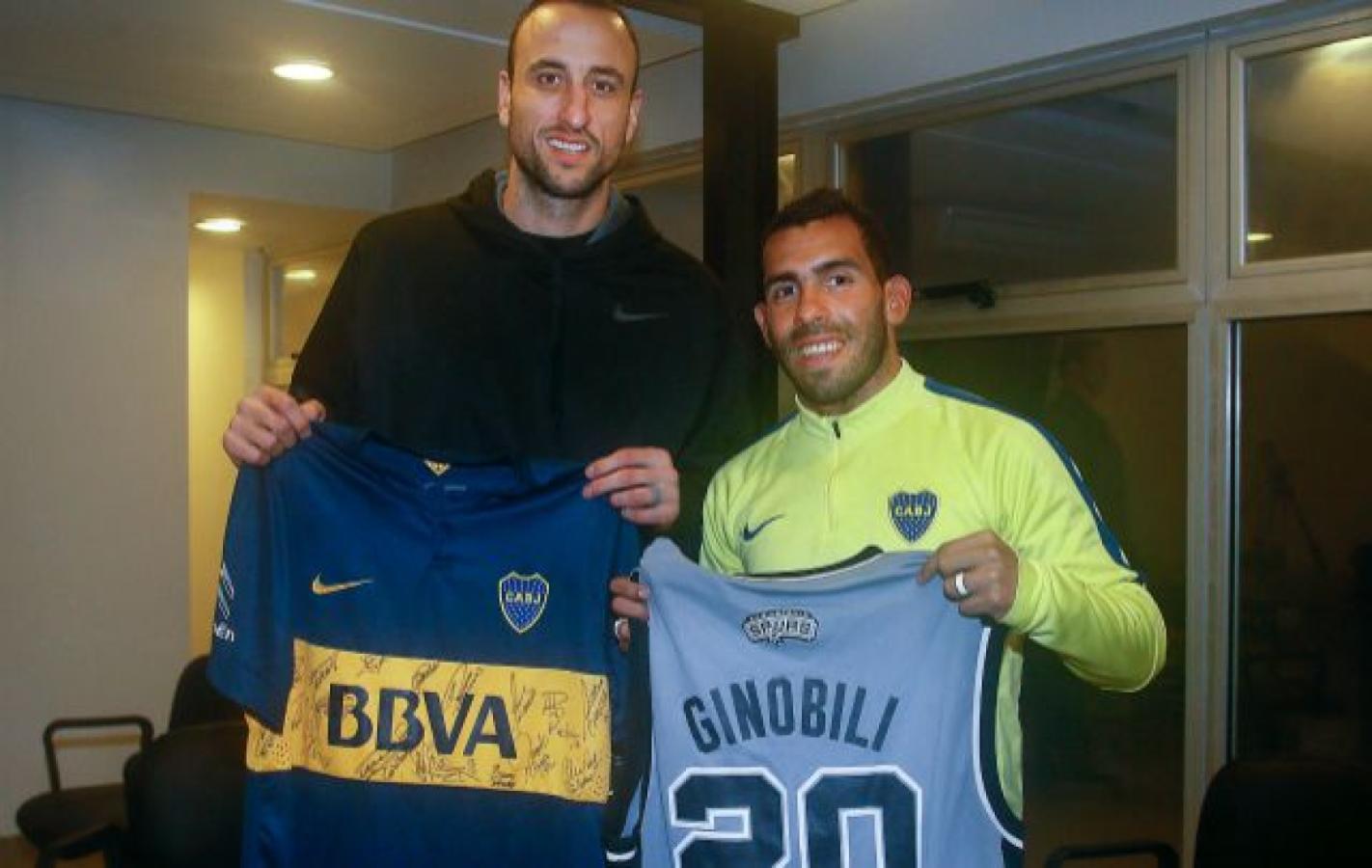 Imagen Tevez y Ginóbili, oro compartido en 2004