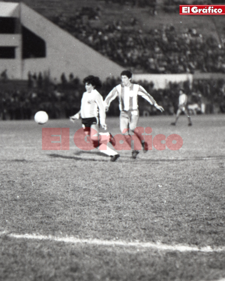 Imagen Una acción del 31 de agosto de 1977: el debut de Diego con la 10 de la Selección