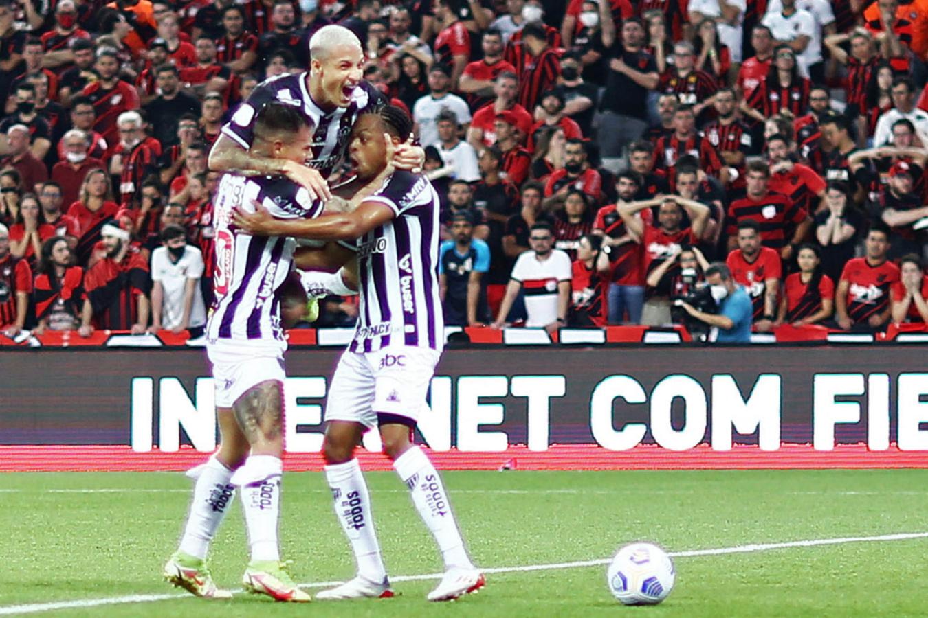 Imagen Atlético Mineiro coronó un año histórico, con Brasileirao, Copa de Brasil y una millonaria suma (AFP)