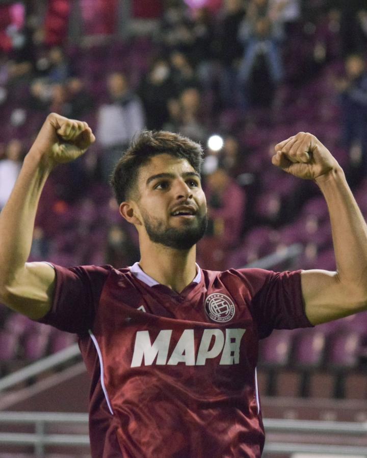 Imagen Cuando estaba en Lanús, River pensó a López como reemplazante de Julián Álvarez.