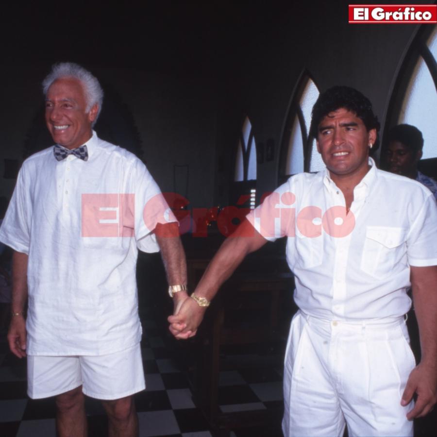 Imagen Coppola, con Maradona, en su casamiento con Sonia Brucki (1998).