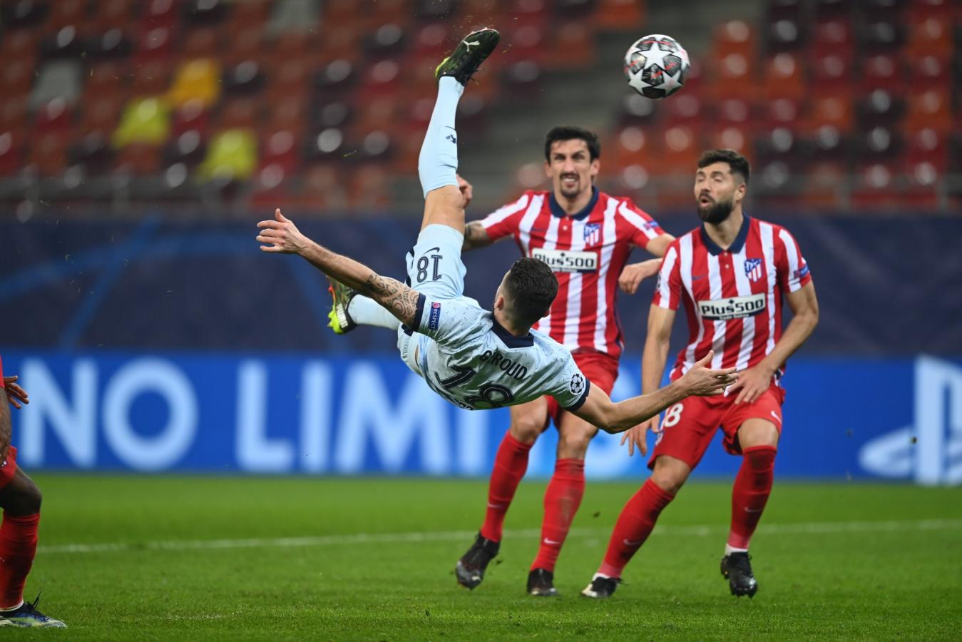 Imagen Giroud anota el gol del triunfo en la ida ante el Atlético con esta chilena magnífica.