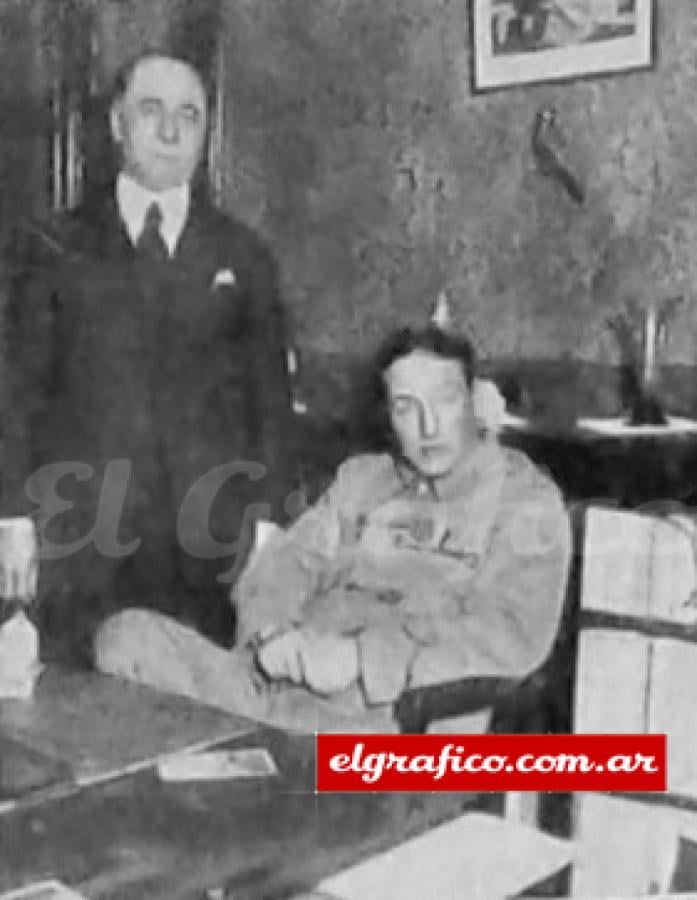 Imagen El diputado provincial, Dr. Pedro Groppo, presidente de Racing a mediados de la década del 20 y el Sr. Pedro J. Molinari, secretario.