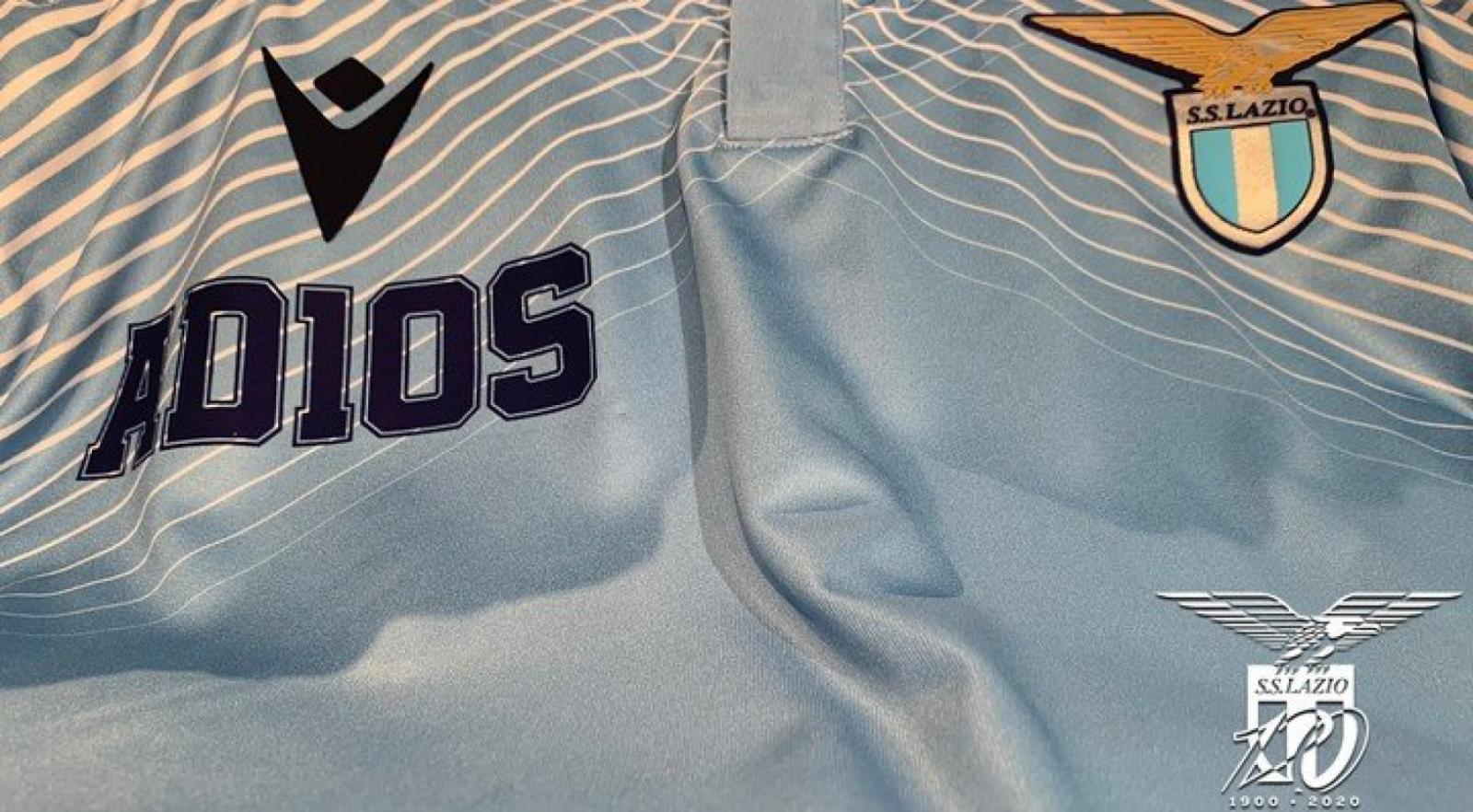 Imagen La camiseta de Lazio con la leyenda AD10S.