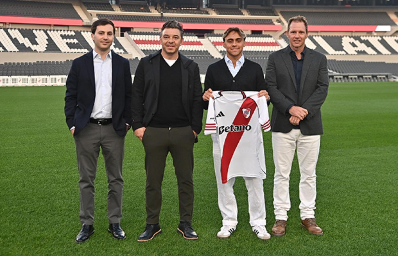 Imagen Di Carlo, Gallardo, Woiski y Brito, en la presentación del español.
