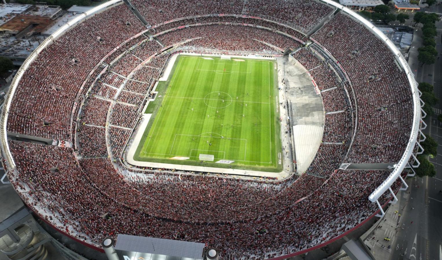 Imagen Di Carlo quiere techar el Monumental y llevarlo a un aforo de 100.000 personas.