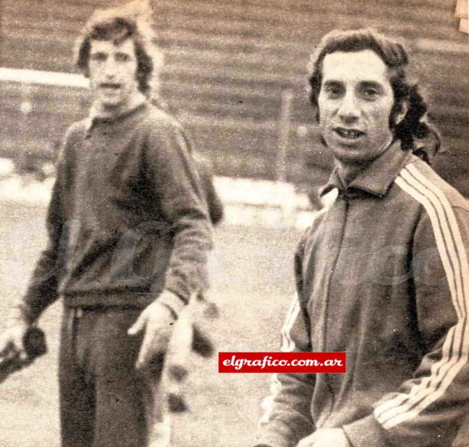 ¨ ¡Oiga técnico!¨ El llamado de Pezzano. La confianza que le gusta a Carlitos: ¨La amistad vale más que el fútbol y la fama. Cuando se retiren no tienen que sufrir. Hay que separar desde joven lo que sirve, de lo que es un puro camelo¨.