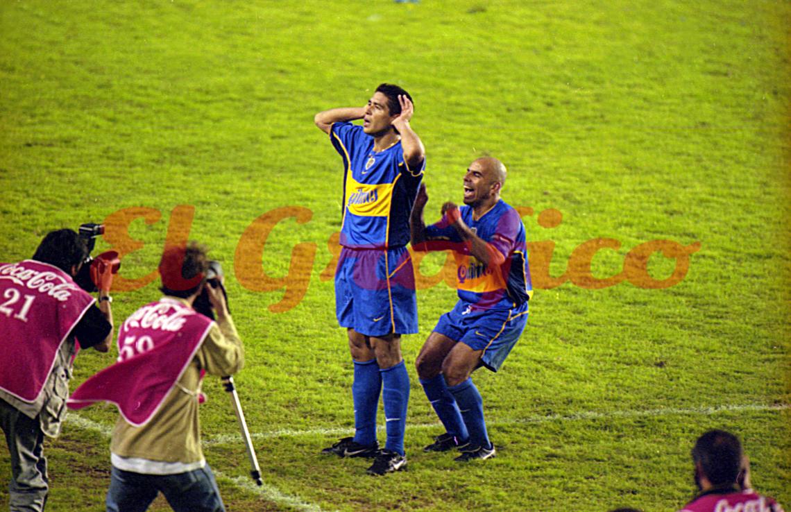 Imagen Inolvidable festego de gol, el 3-0 sobre River, en el 2001