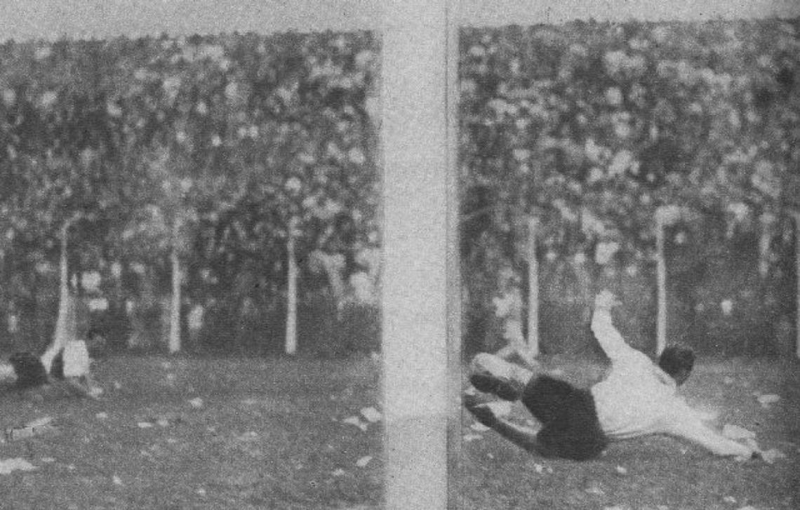 Imagen Segundo gol de Racing, a los cinco minutos. Primero fue el pase de Godoy a Benítez; Vaghi podía quitársela y el paraguayo la cedió a Enrique García, quien rápidamente tiró bajo y junte al poste, restando toda chance al arquero pese a su esfuerzo.
