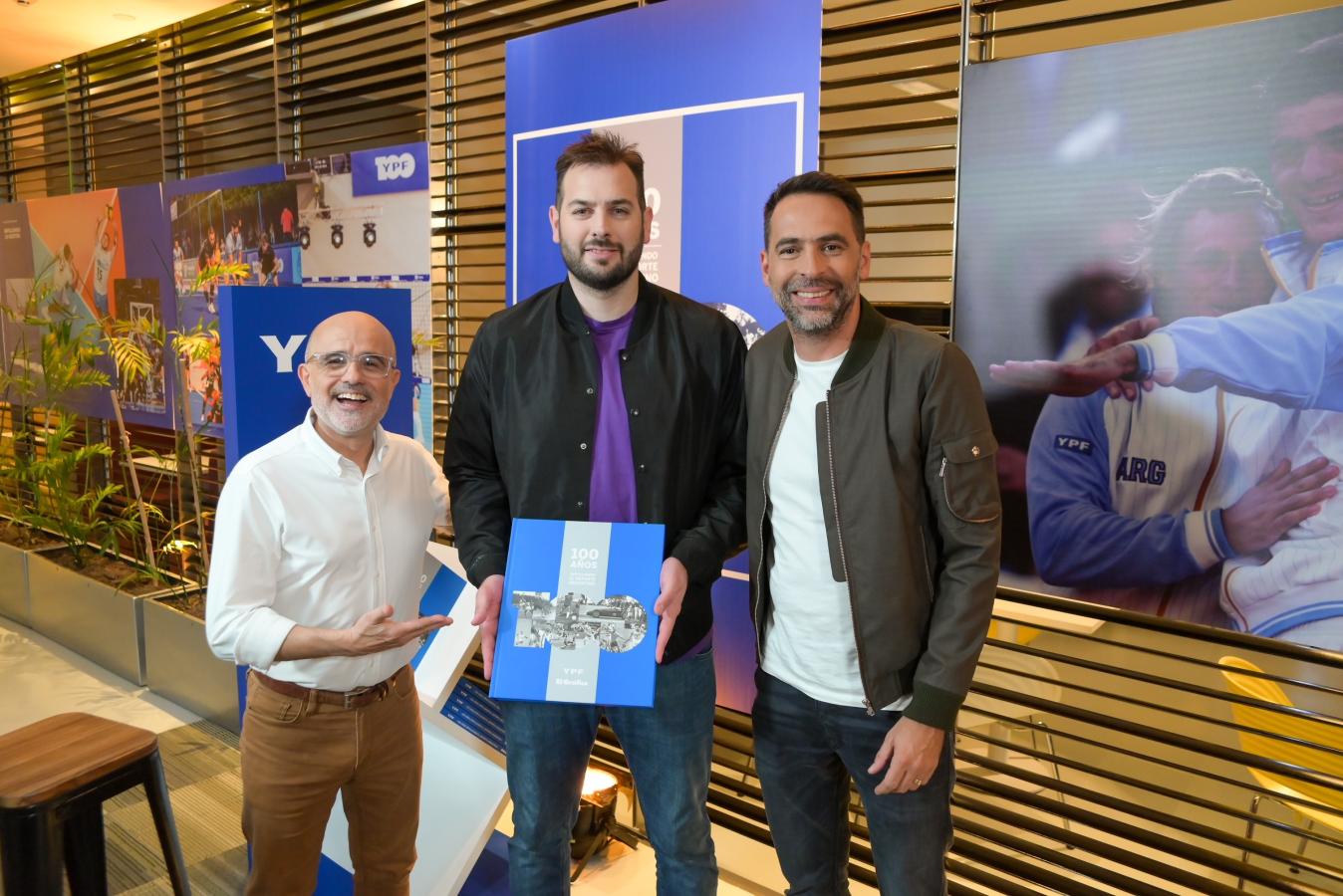 Imagen de De Cecco: “Soy hijo de basquetbolistas, pero me toca ser parte de la historia del vóley y lo acepto"