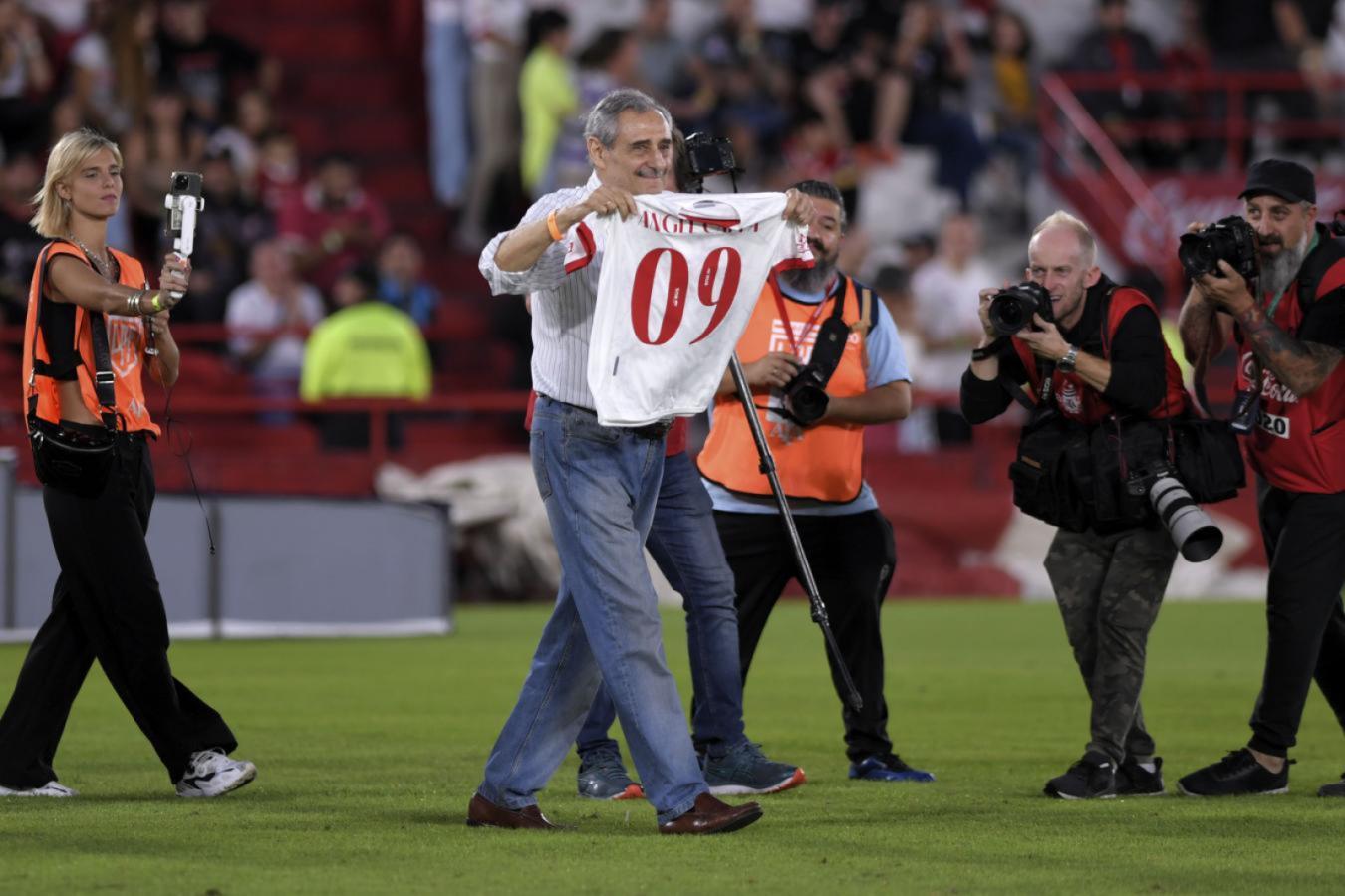 Imagen En Huracán, durante el homenaje que recibió en 2023.