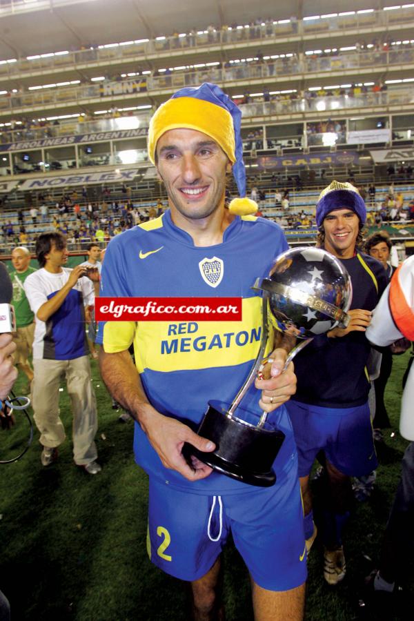 Imagen Ya se acerca Nochebuena... El Flaco y la Sudamericana 05, con Gago sonriente.