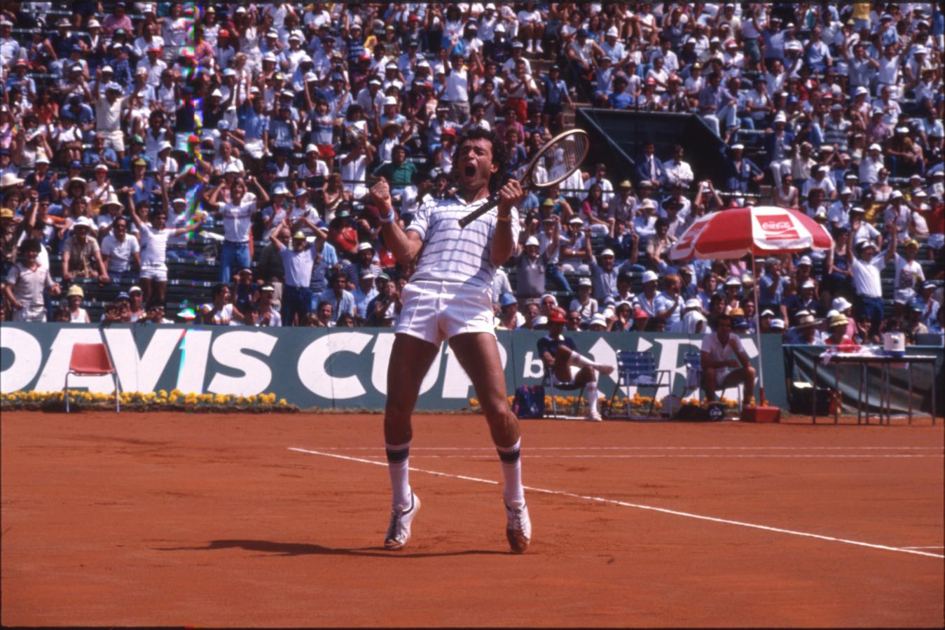 Imagen El festejo de Clerc luego de su victoria ante McEnroe.