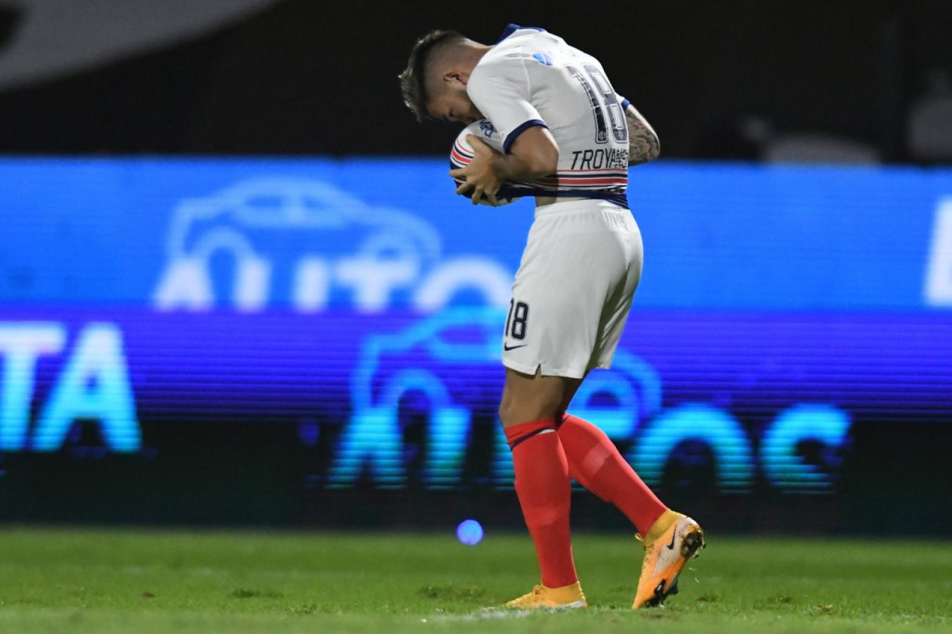 Imagen Gol y dedicatoria muy especial. San Lorenzo