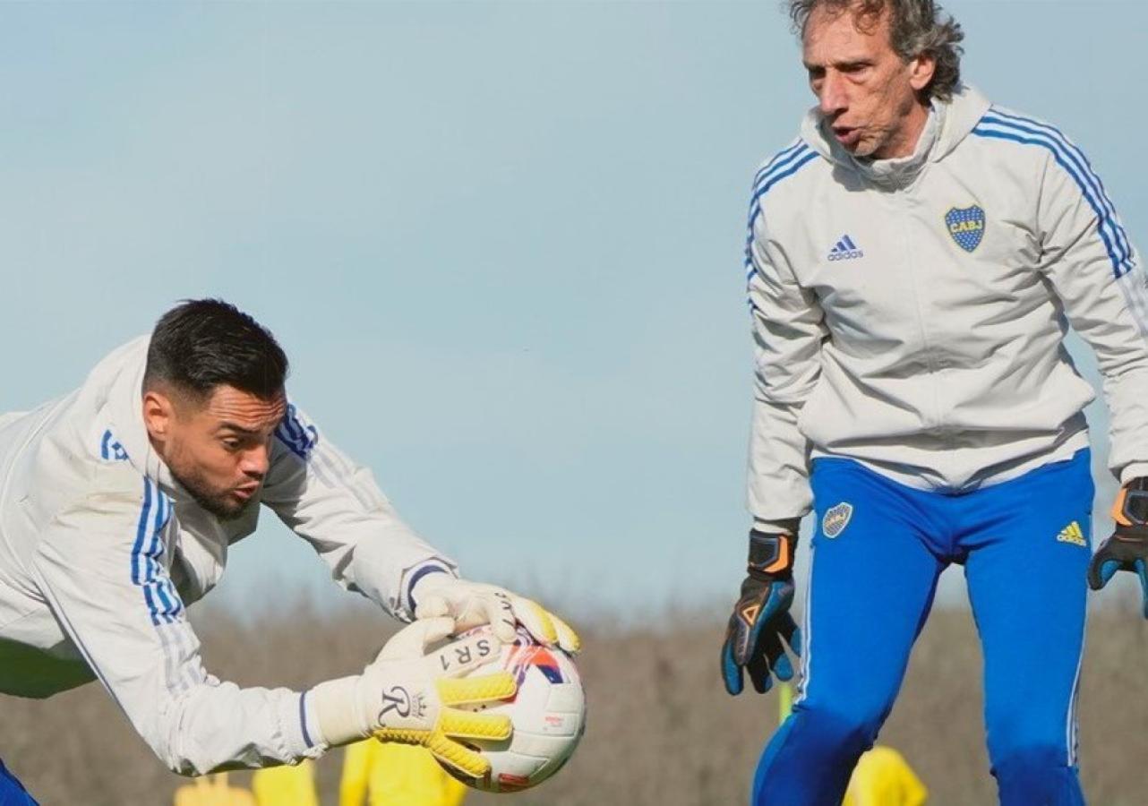 Imagen Gayoso, en plena tarea con Sergio Romero, cuando trabajaba con la primera de Boca.