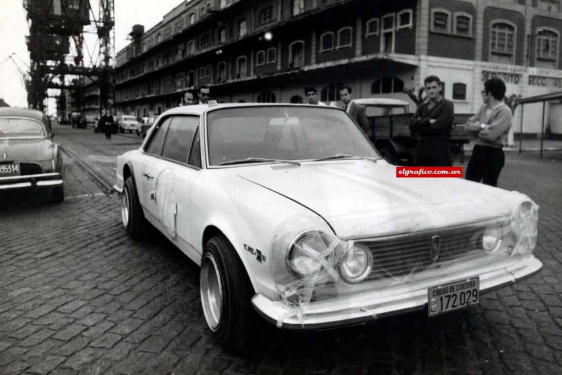 El Torino 380W que viajaría a Alemania a competir en las 84 Horas de Nürburgring.