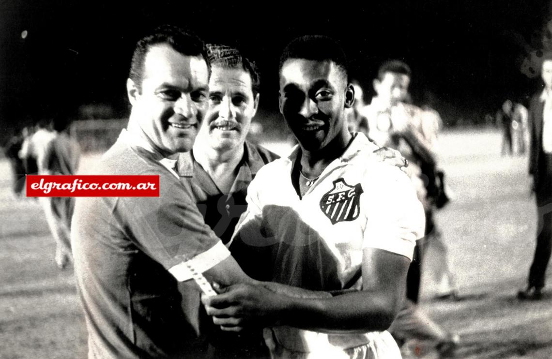 Imagen En 1964, Independiente le dio una paliza al Santos de Pelé, lo derrotó por 5 a 1. Maldonado fue de la partida.