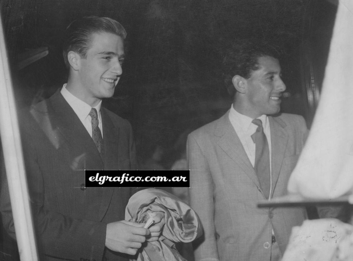 Los dos jugadores habían ascendido a Primera con Ferro tras ganar el campeonato de la B en 1958. En 1959 Ferro Carril Oeste fue la revelación del torneo compartiendo el tercer lugar con Independiente.