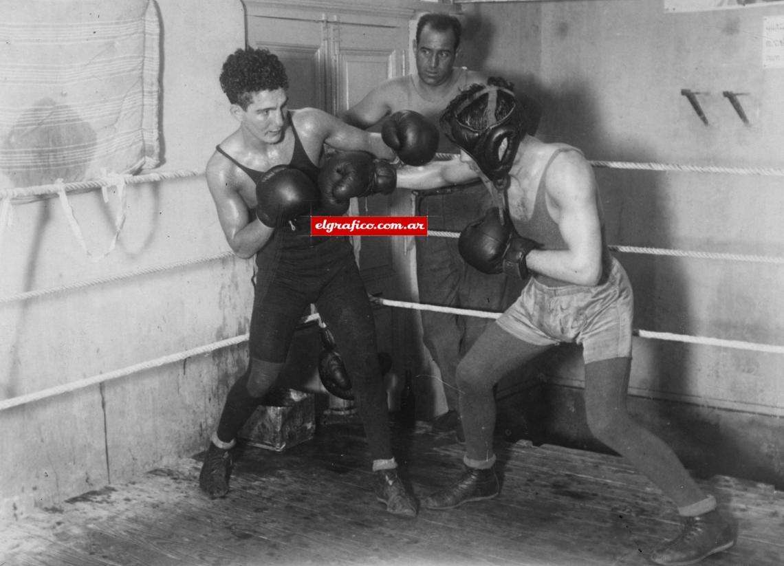 Imagen Con su habitual sparring Magnelli y su preparador Enrique Sobral.