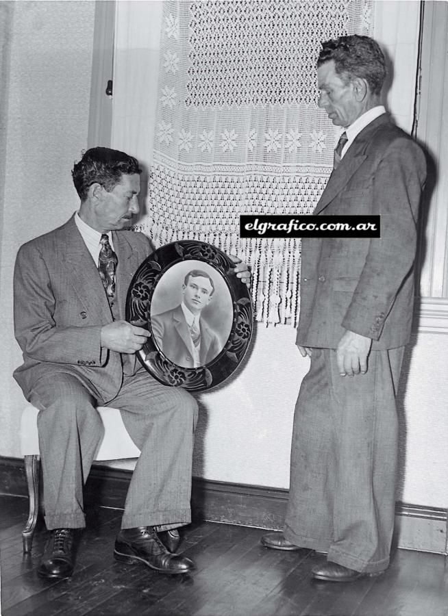 Imagen LOS HERMANOS FARENGA. José Antonio y Teodoro, dos de los cinco fundadores. Lo impulsaron cuando eran adolescentes y fueron fieles a ese amor hasta el último día de sus vidas. 