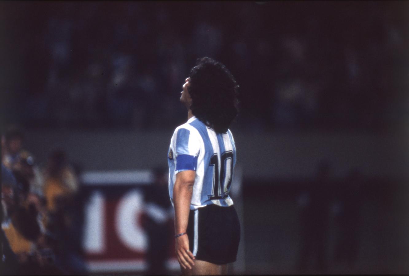 Imagen Diego Maradona, durante su debut en el ciclo Bilardo. Imagen: archivo El Gráfico.