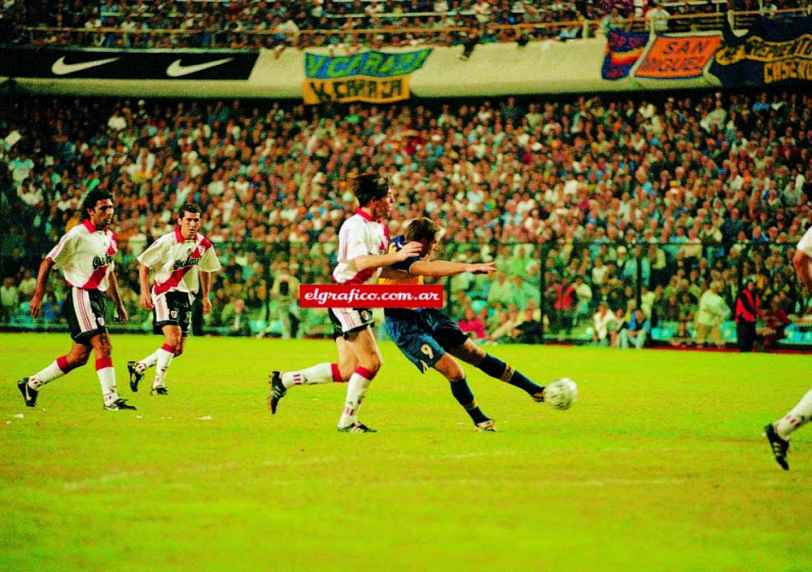 Imagen Le dio un espacio para girar y perdió por muerte. 2-1.
