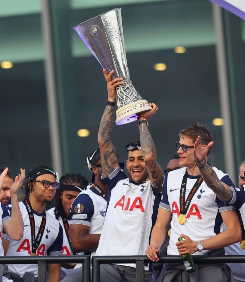 Imagen Cuti ya levantó la UEFA Europa League y ahora va por la Supercopa.