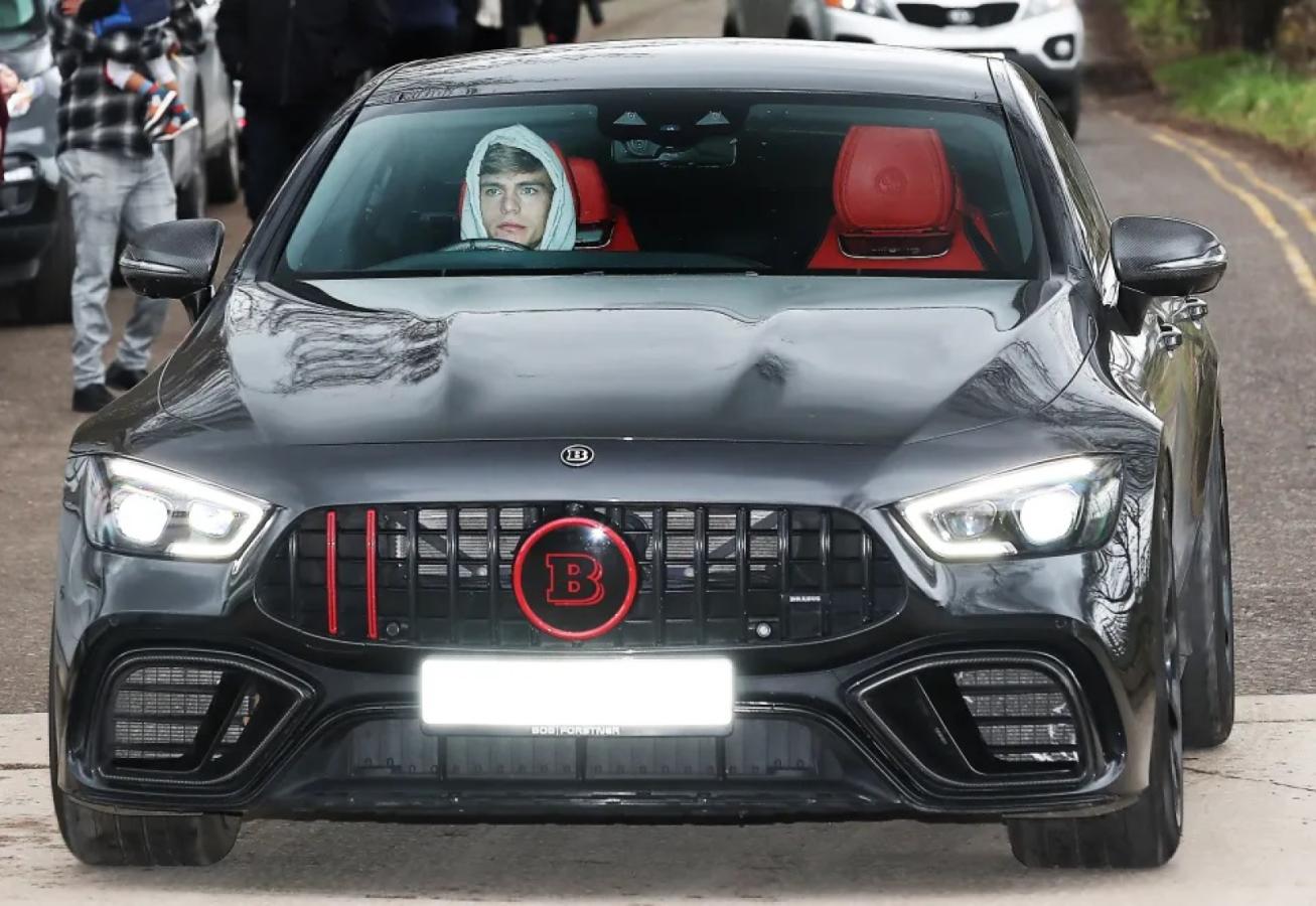 Imagen Brandon Williams llegando a un entrenamiento de Manchester United durante la pasada temporada.