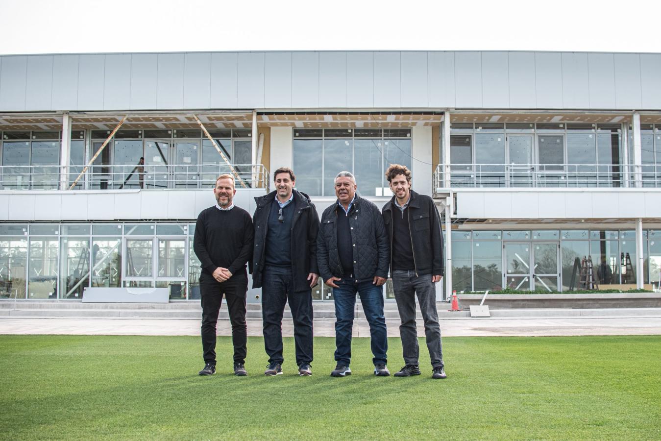 Imagen Gastón Granados, Diego Milito, Claudio Tapia y Kevin Feldman.
